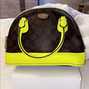 Coach Woman’s hand bag